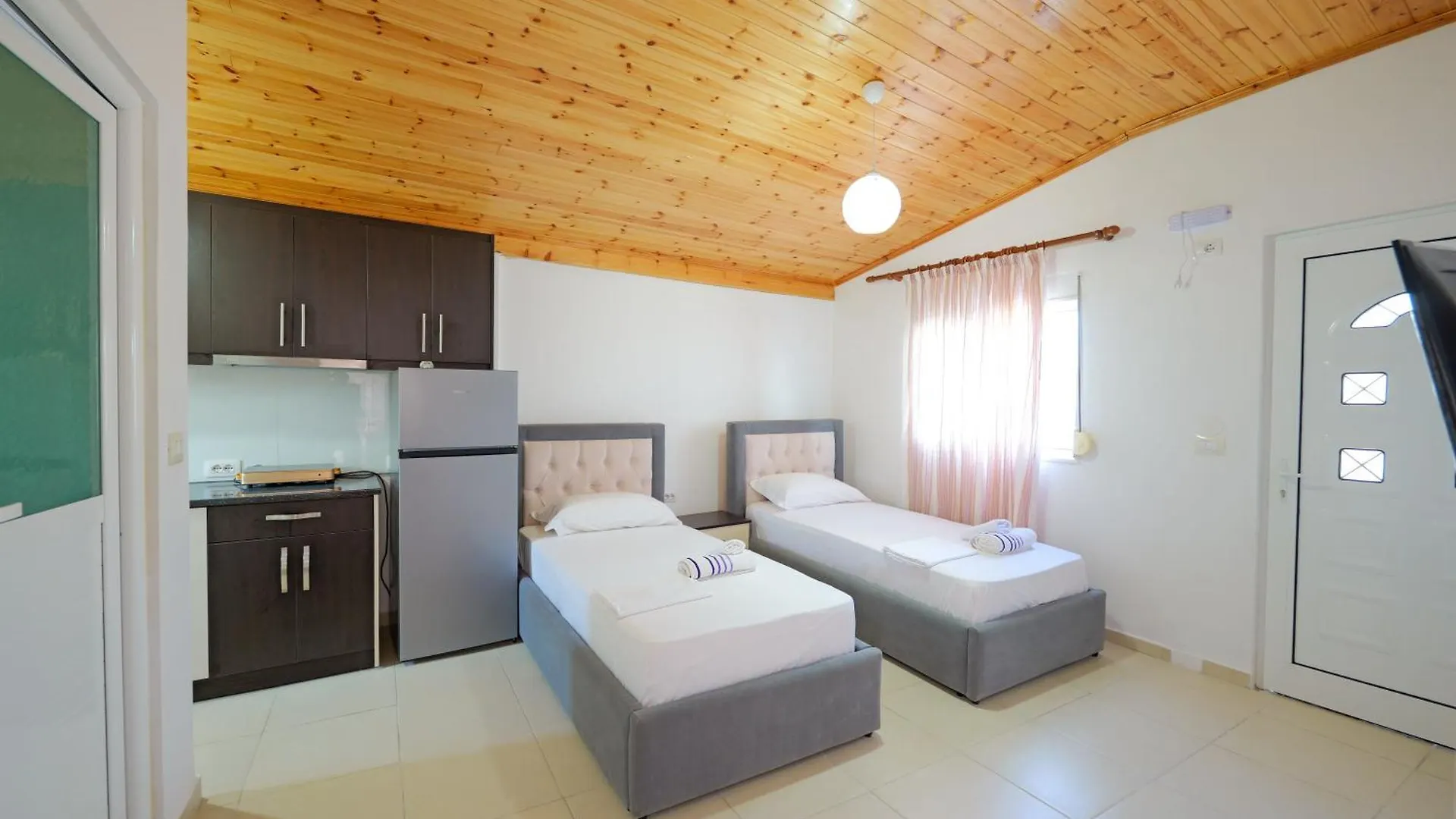 Guesthouse Blue Sky Ksamil Apartment