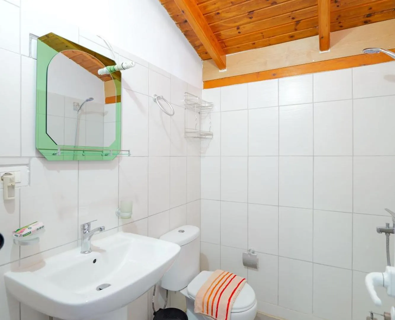 Guesthouse Blue Sky Ksamil Apartment
