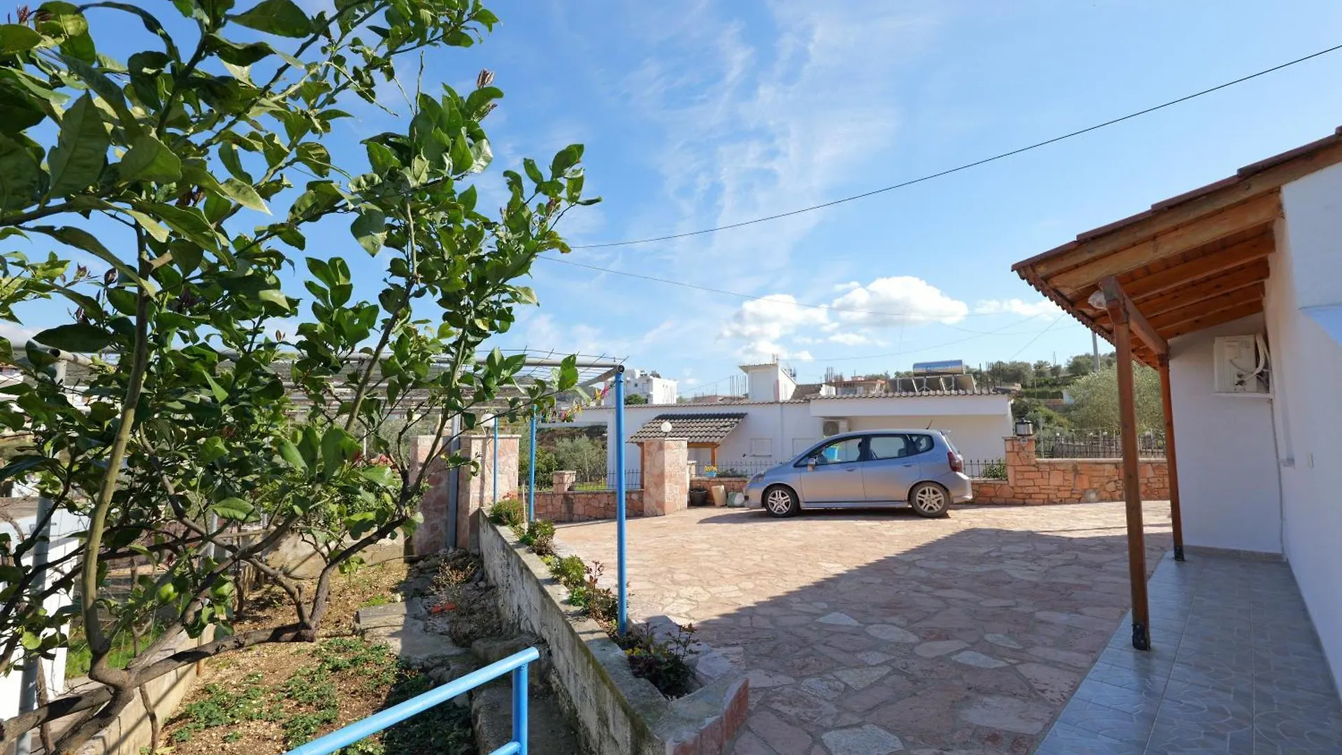 Guesthouse Blue Sky 사밀 알바니아